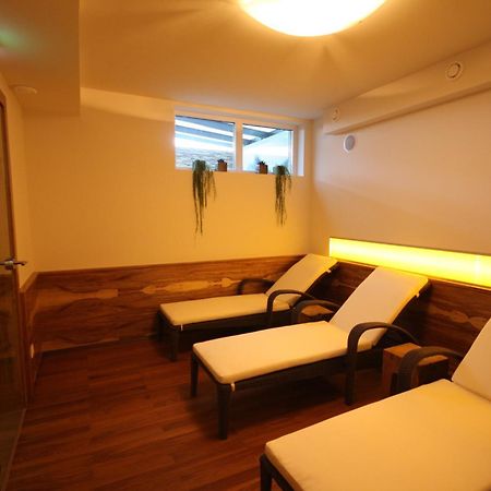 Aparthotel Kristall Altenmarkt im Pongau Bagian luar foto
