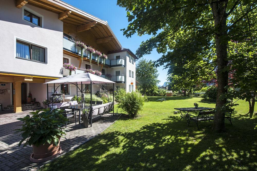 Aparthotel Kristall Altenmarkt im Pongau Bagian luar foto