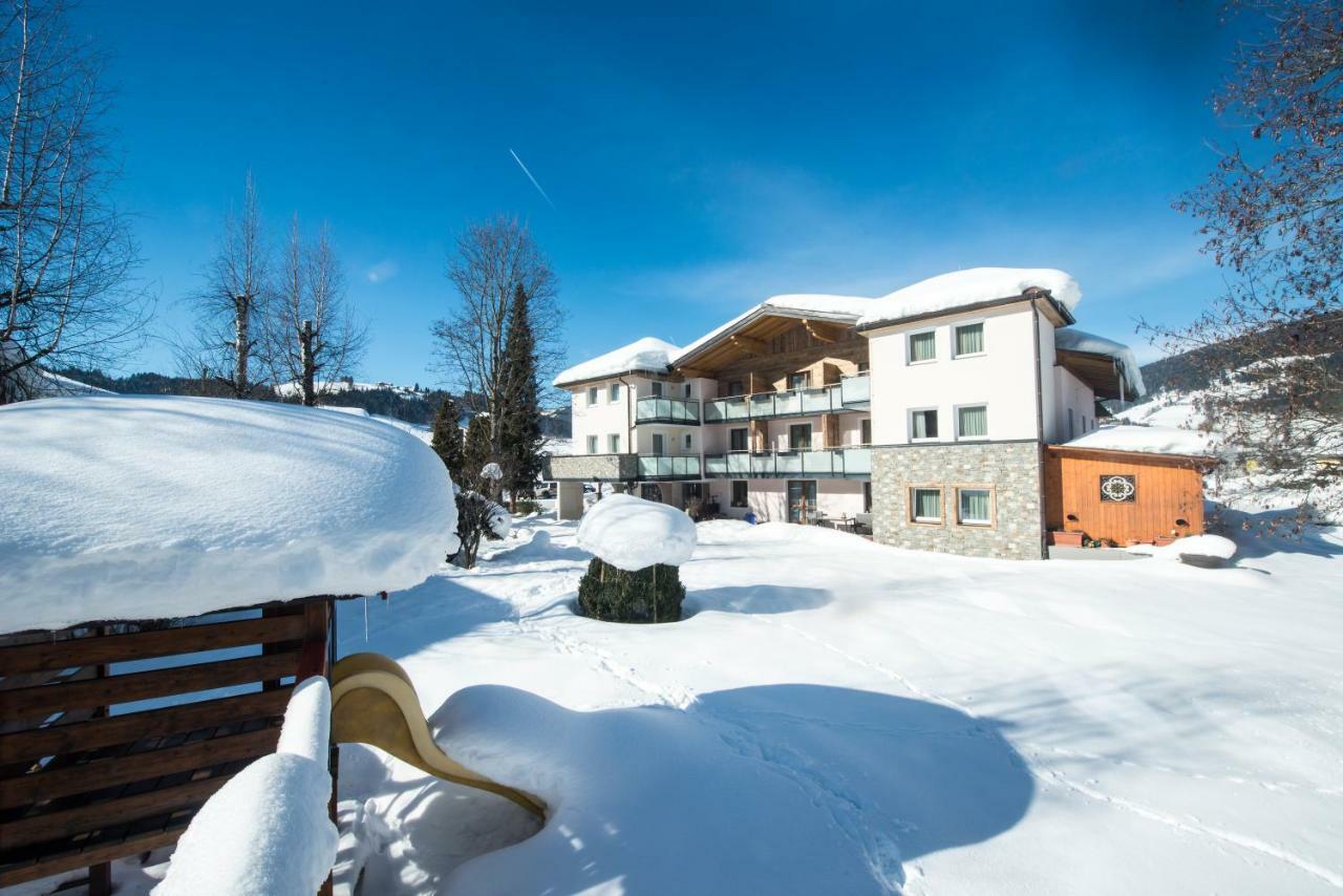 Aparthotel Kristall Altenmarkt im Pongau Bagian luar foto